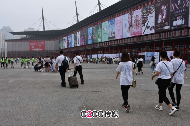 祛斑神器芊小白，如何在鄭州美博會上脫穎而出(圖1)